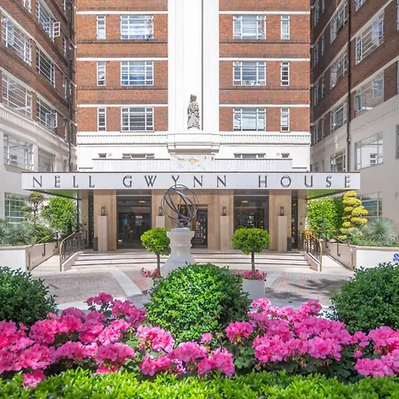 Apartamento 1 Bed Flat In Nell Gwynn House, Sleeps 4, Steps From Harrods & Hyde Park, 24 Hour Reception
